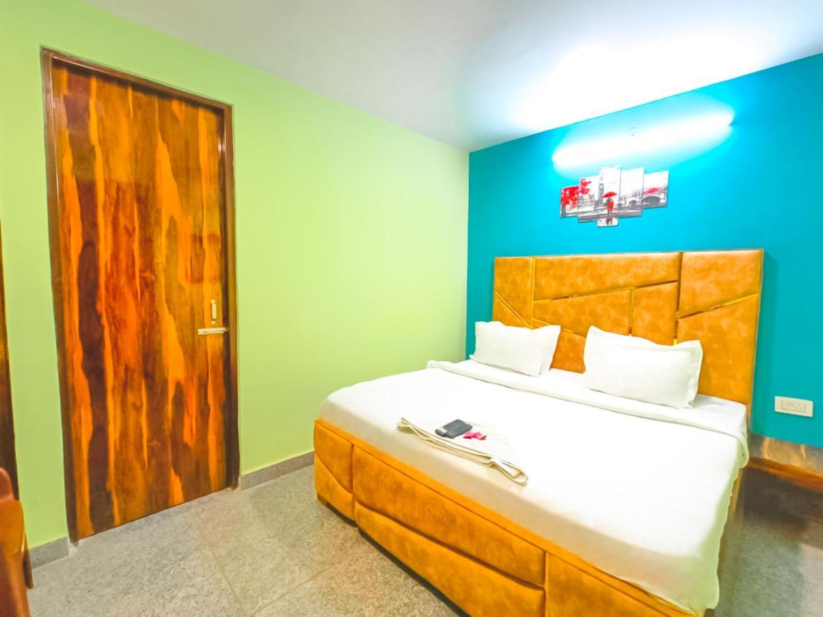 Azadpur Metro Station Hotel New Delhi
