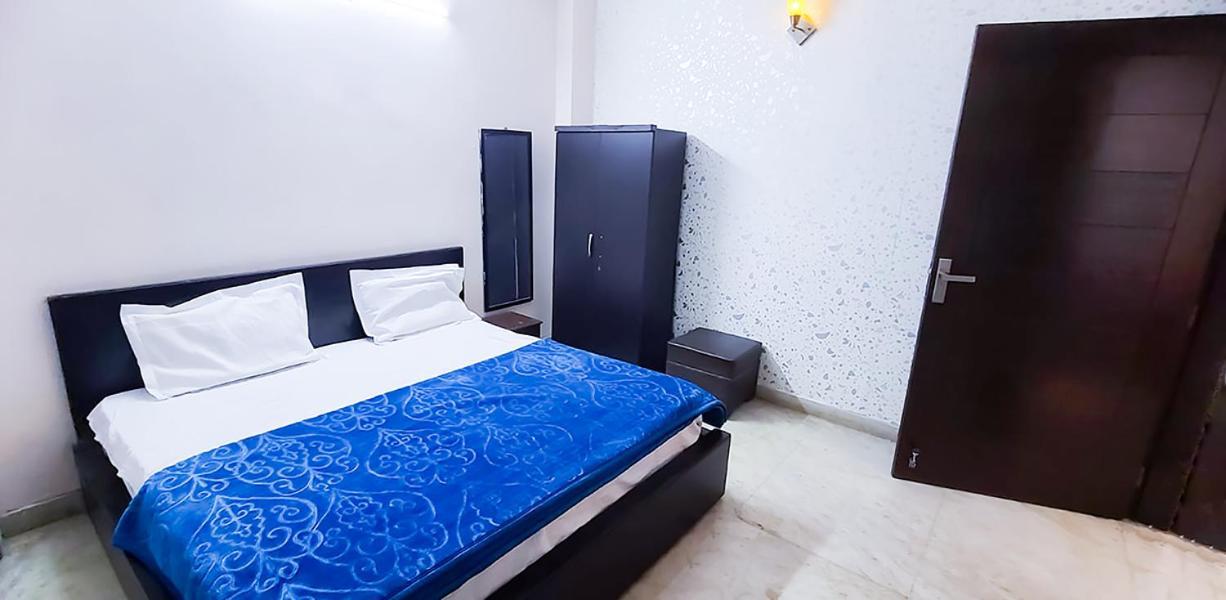 Azadpur Metro Station Hotel